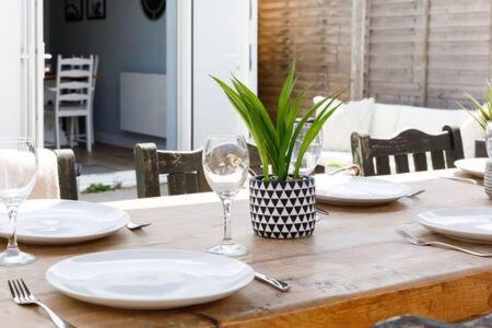 Charming Bolthole 400m To Holiday home Earnley